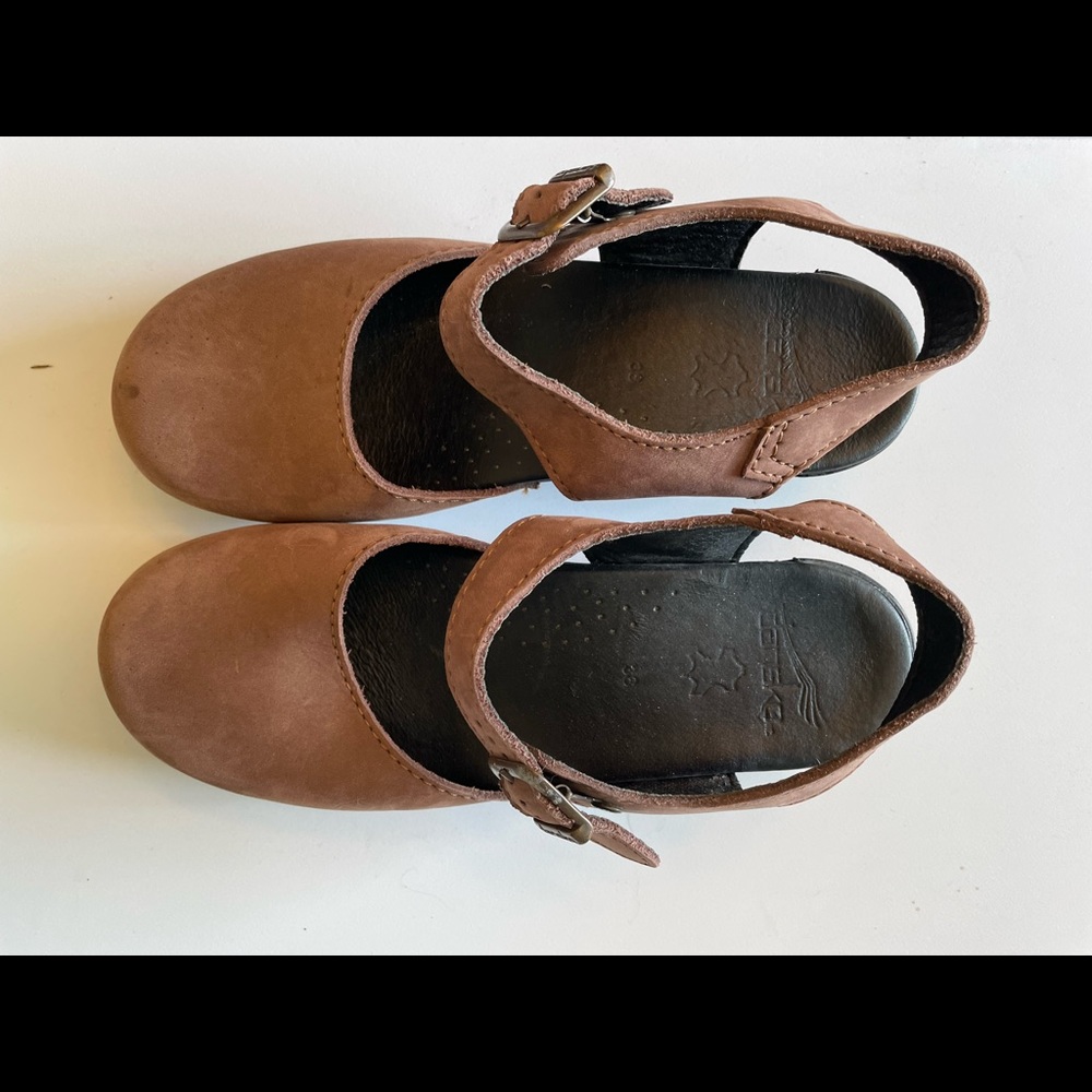 Danskos Tan suede like new.